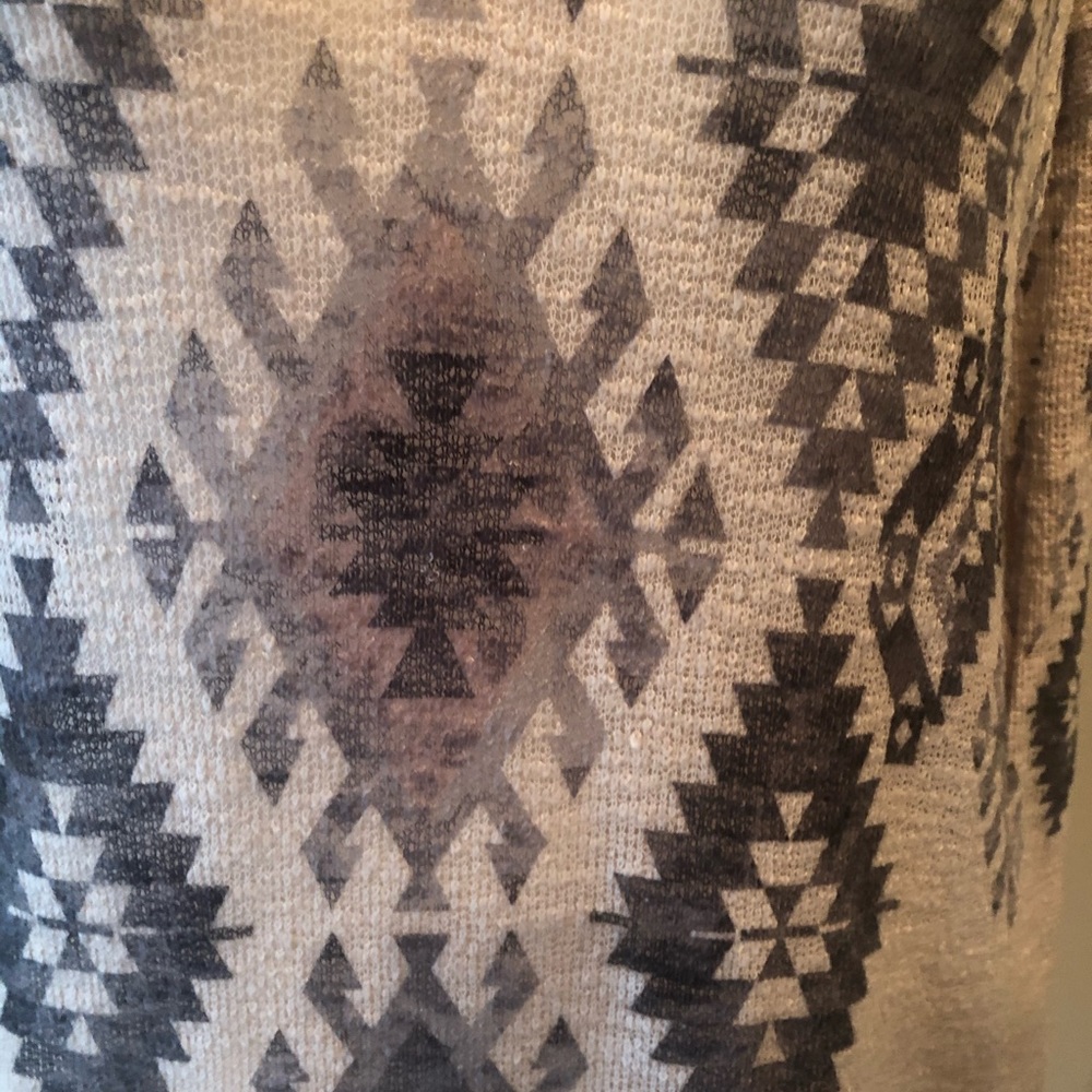 Cream Aztec Printed Top - Picture 3 of 4